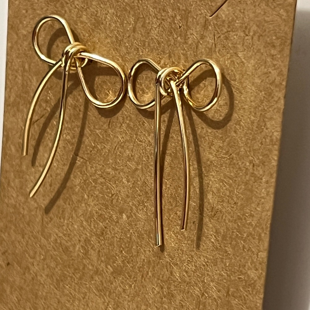 Gold‎ Tone Bow Ribbon Stud Earrings Dainty Minimalist Coquette Style Jewelry